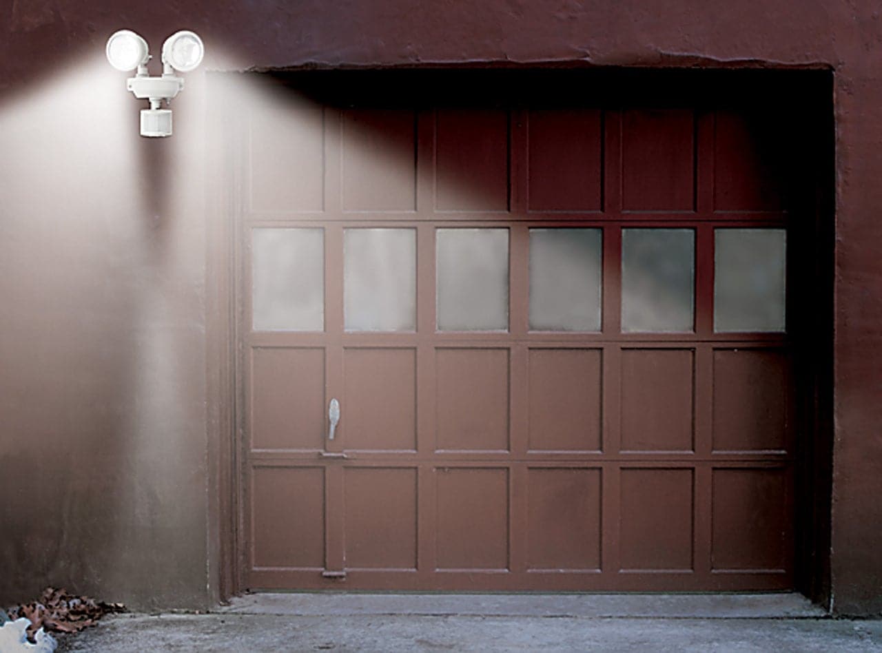 Lampe de sécurité solaire Lighteme à double tête avec détecteur de mouvement | Blanc ou noir