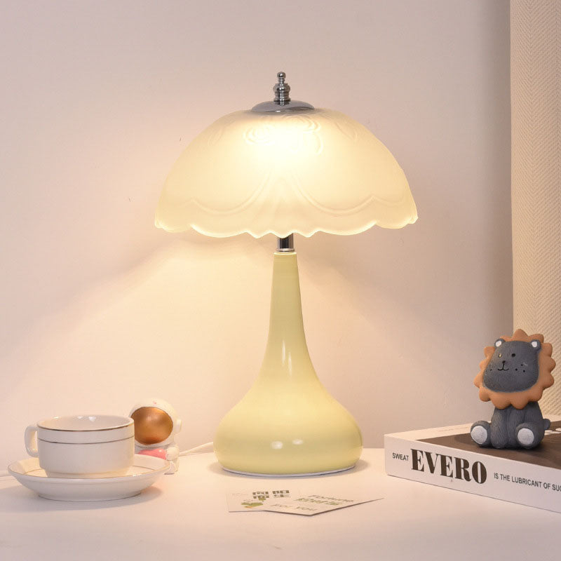 Lampe de table Lighteme style crème romantique