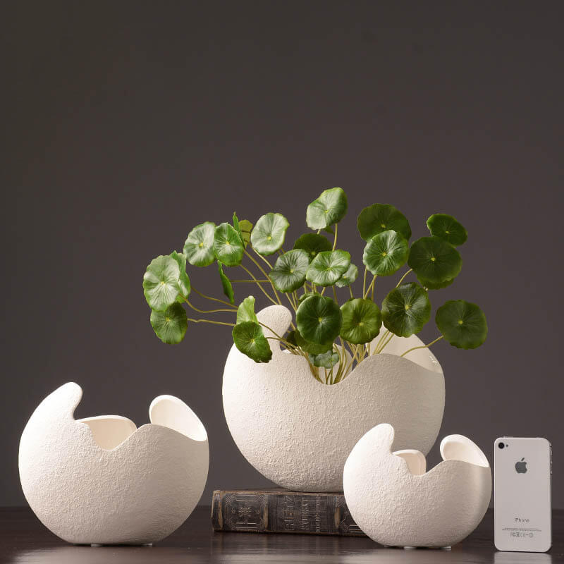 Lighteme Eggshell White Ceramic Planter