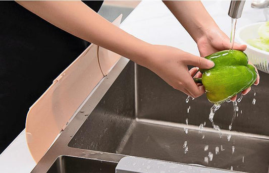 Lighteme Retractable Sink Water Splash Guard (2 Colors)