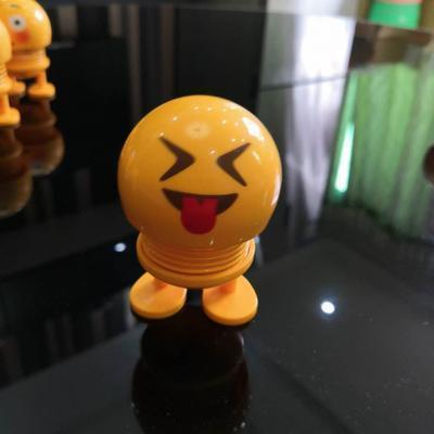 Poupées à tête oscillante Lighteme Creative pour tableau de bord de voiture/maison/décoration de table (14 modèles)