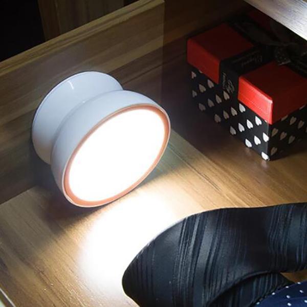 Veilleuse LED Lighteme avec détecteur de mouvement (2 couleurs)