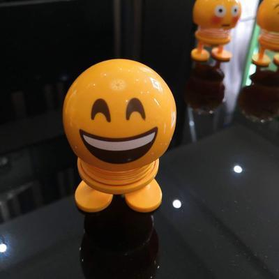 Poupées à tête oscillante Lighteme Creative pour tableau de bord de voiture/maison/décoration de table (14 modèles)