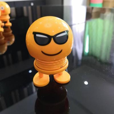 Poupées à tête oscillante Lighteme Creative pour tableau de bord de voiture/maison/décoration de table (14 modèles)