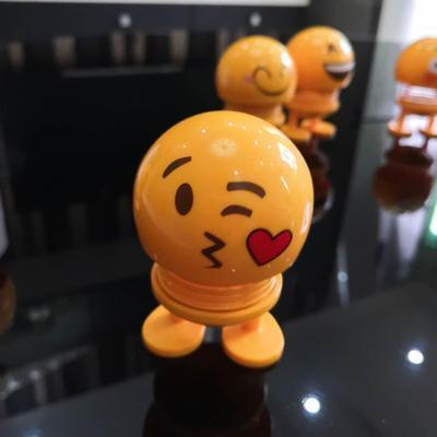 Poupées à tête oscillante Lighteme Creative pour tableau de bord de voiture/maison/décoration de table (14 modèles)