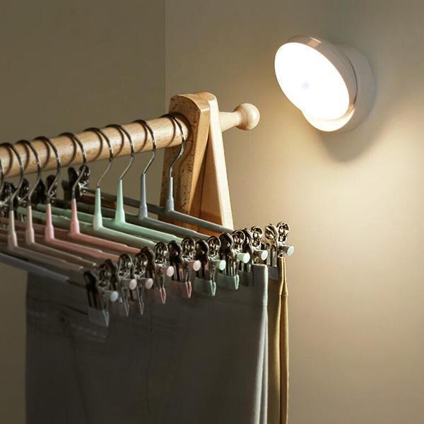 Veilleuse LED Lighteme avec détecteur de mouvement (2 couleurs)