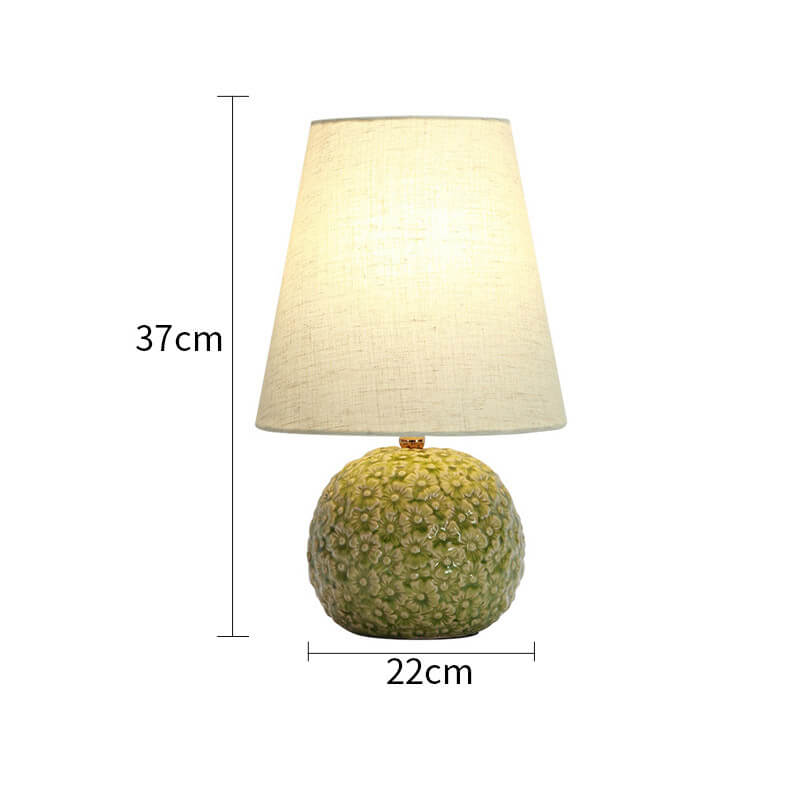 Lampe de table en céramique à fleurs sculptées Lighteme