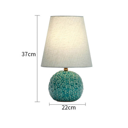 Lampe de table en céramique à fleurs sculptées Lighteme