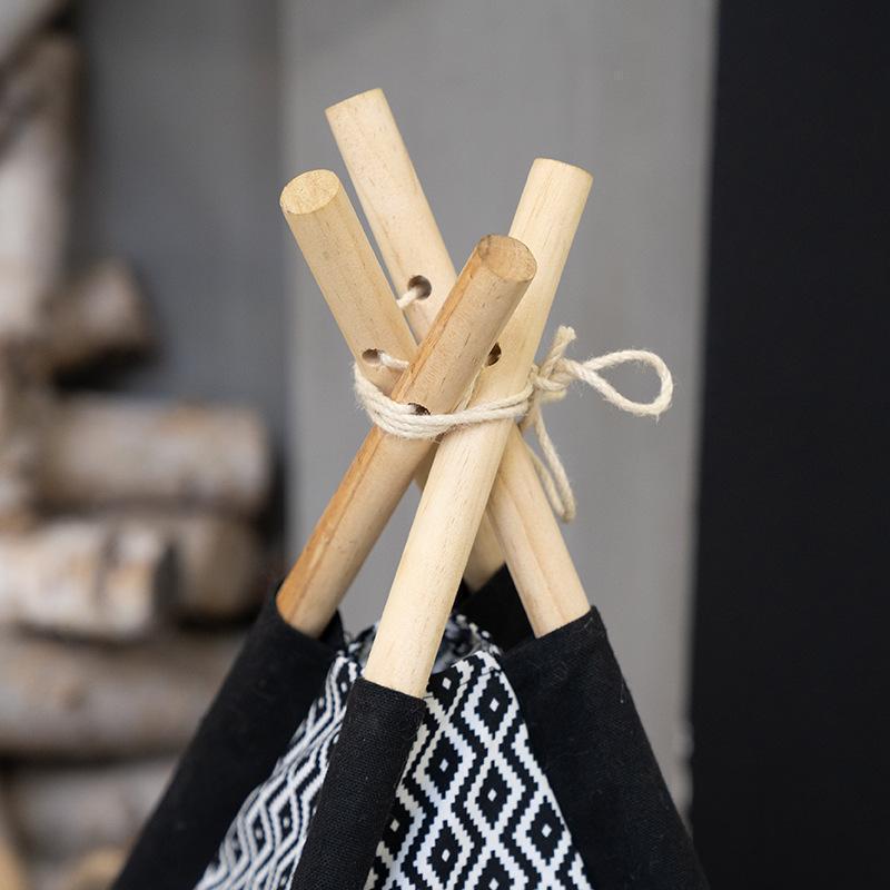 Tipi Lighteme pour chat avec support en bois