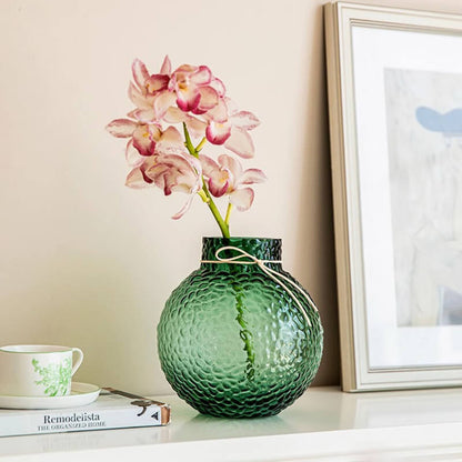 Hellgrüne Kugelvase mit Eismuster