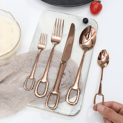 Ensemble de 5 couverts Lighteme avec trous de suspension