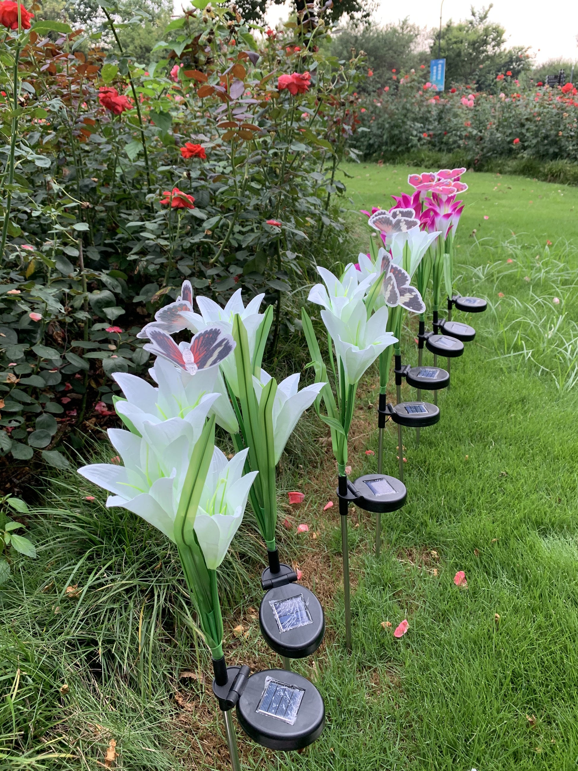 Ihrtrade Artificial Lily Solar Garden Stake Lights (1 Pack of 4 Lilies) | Garden Light Solar