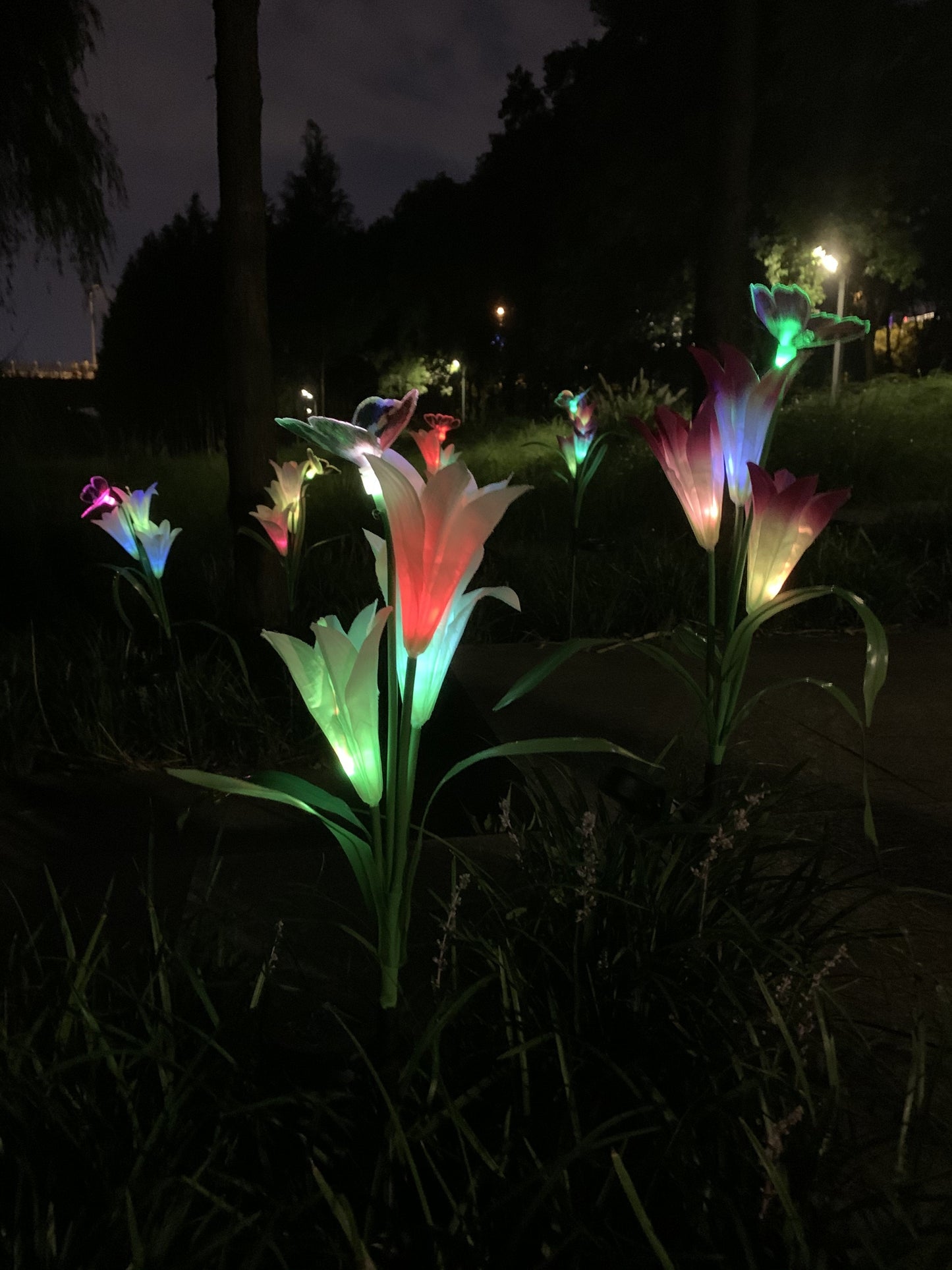 Ihrtrade Artificial Lily Solar Garden Stake Lights (1 Pack of 4 Lilies) | USB c Charger
