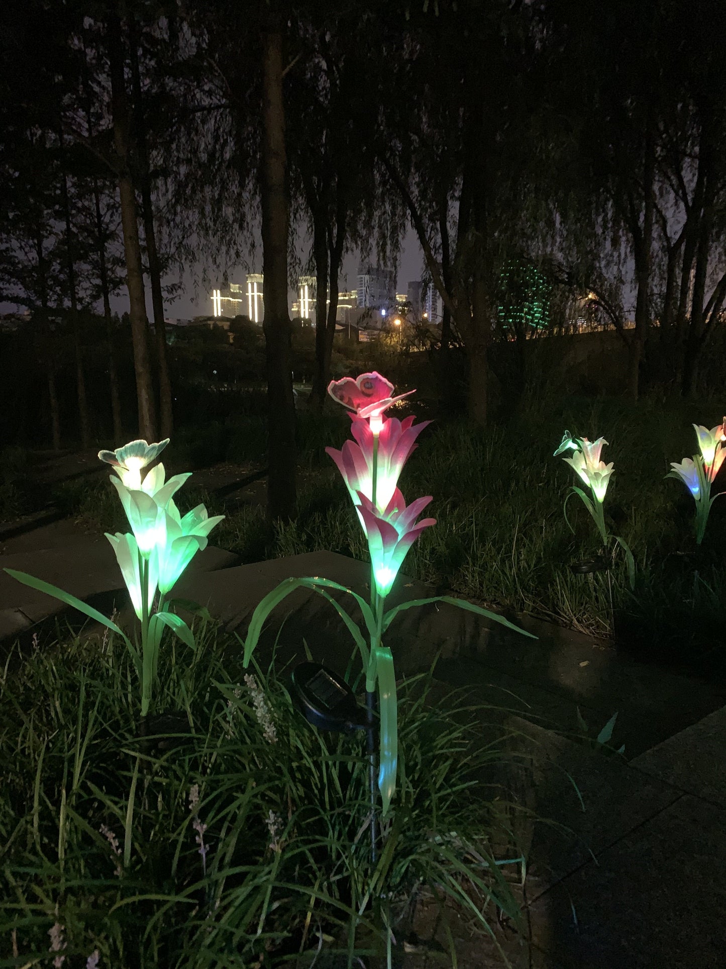 Ihrtrade Artificial Lily Solar Garden Stake Lights (1 Pack of 4 Lilies) | Colored Contact Lenses