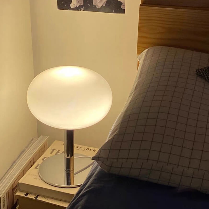 Lampe de table en verre coloré Lighteme Macaron