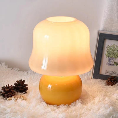 Lampe de table Lighteme en forme de champignon