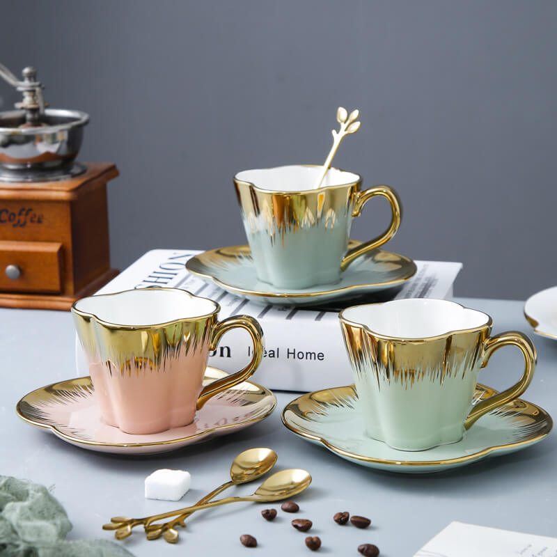 Tasse et soucoupe en céramique Lighteme Petal Gold Edge