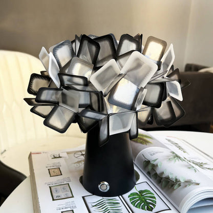 Lighteme Romantic Petal Table Lamp