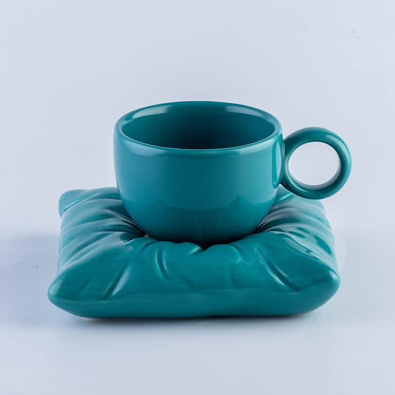 Tasse et soucoupe en céramique Lighteme Pillow