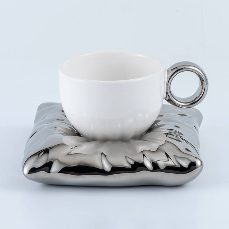 Tasse et soucoupe en céramique Lighteme Pillow