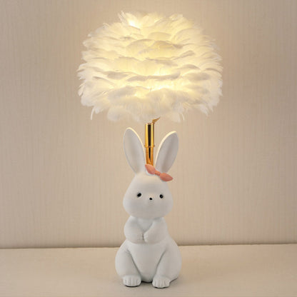 Lighteme Tischlampe mit Kaninchenfedern