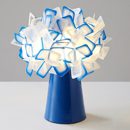 Lighteme Romantic Petal Table Lamp