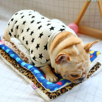 Lighteme Stars Strick-Hundebekleidung mit Rundhalsausschnitt (2 Farben &amp; 4 Größen)