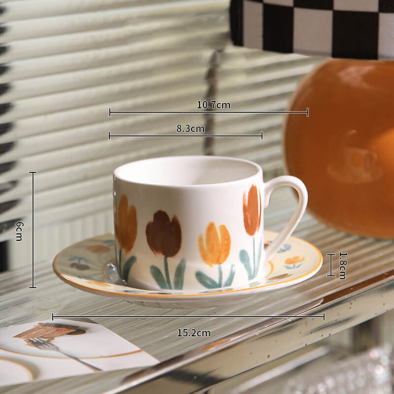 Lighteme Keramiktasse und Untertasse im Vintage-Blumenmuster