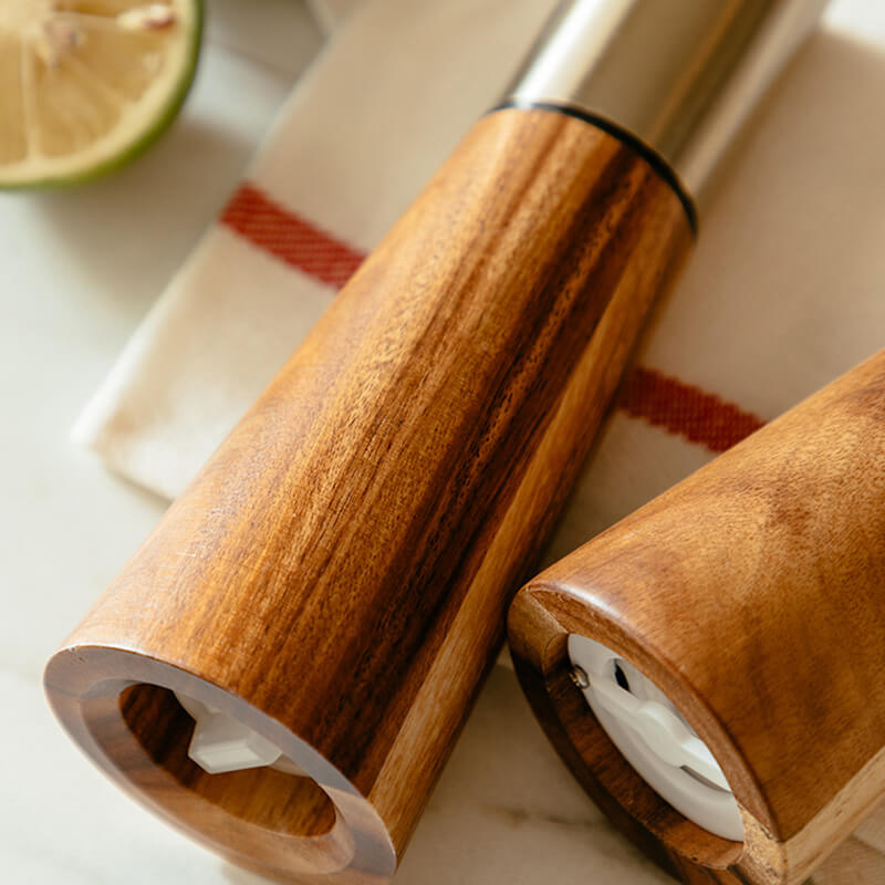 Moulin à poivre en bois vintage Lighteme