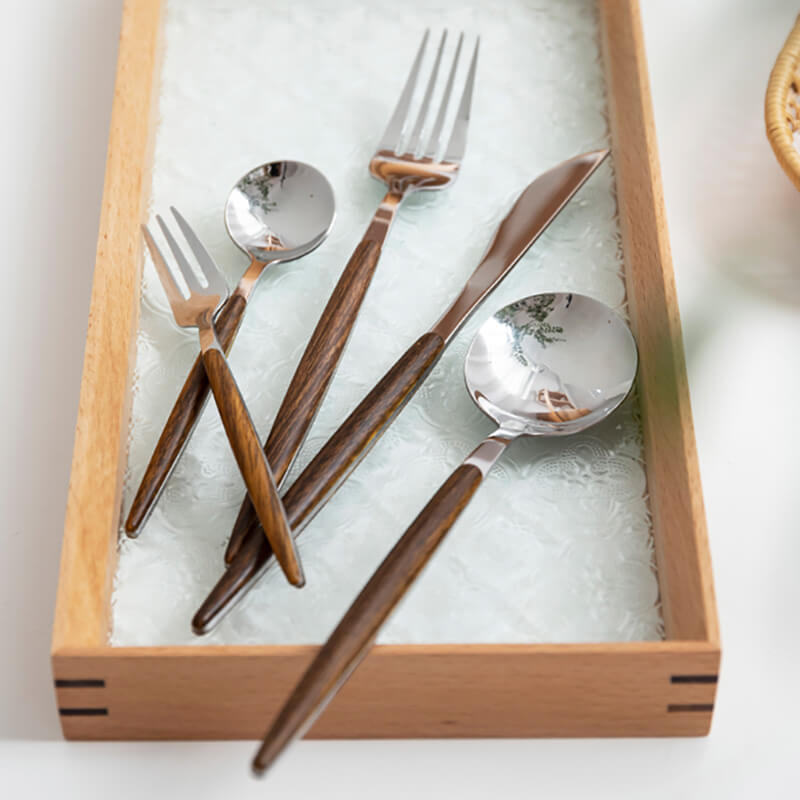 Ensemble de 5 couverts Lighteme avec manche en bois