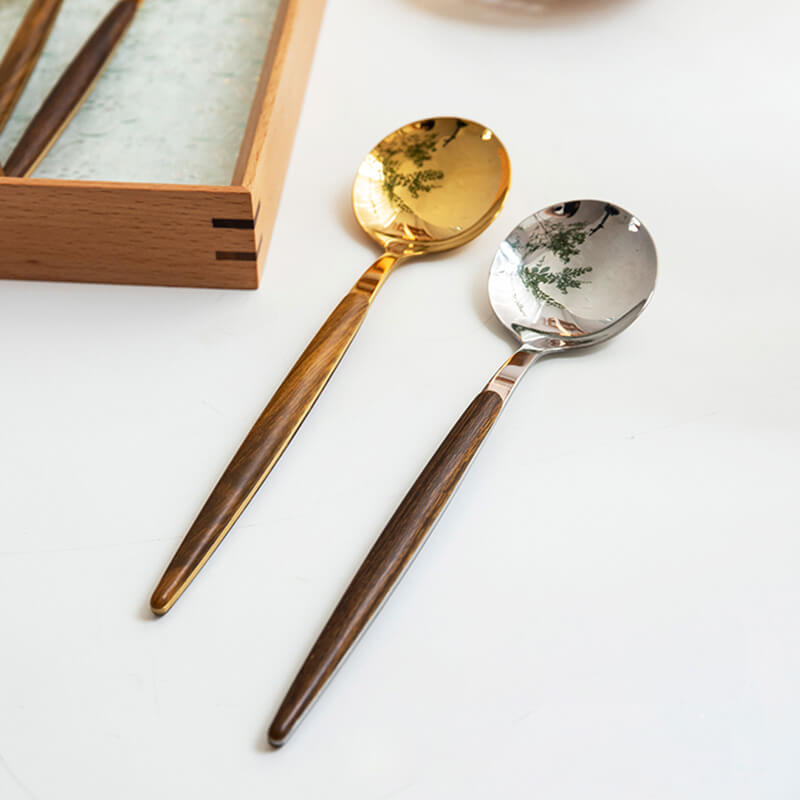 Ensemble de 5 couverts Lighteme avec manche en bois