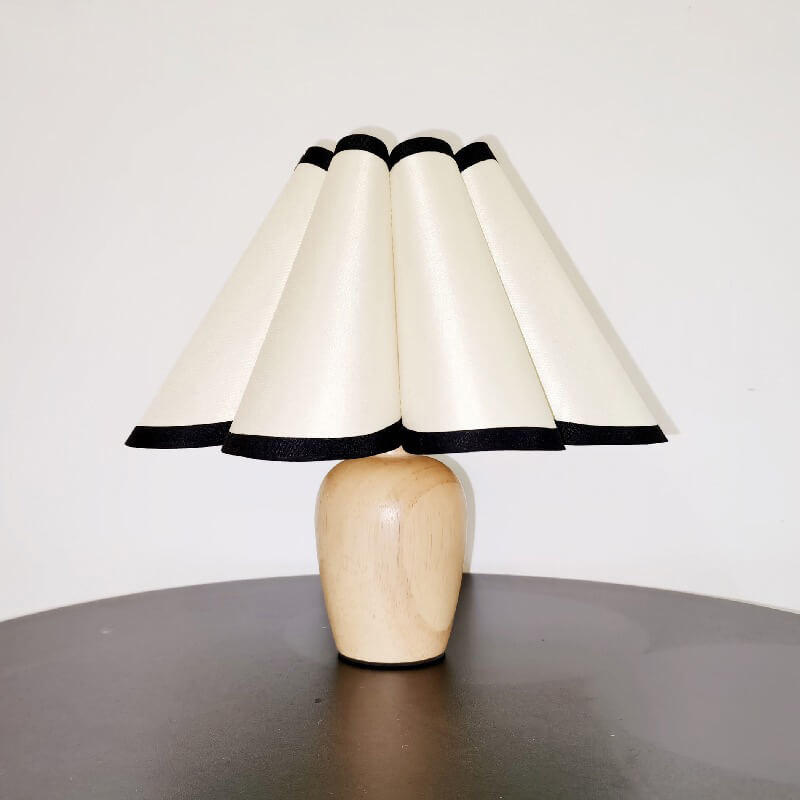 Lampe de table Lighteme à base en bois plissé