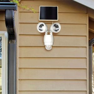 Lighteme 800-Lumen Solar Security Light