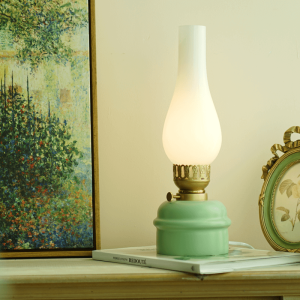 Lighteme Retro Kerosene Shape Table Lamp
